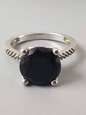 Sterling Silver w/ Large Black Onyx / Spinel Solitaire - Elegant .925 sz 7